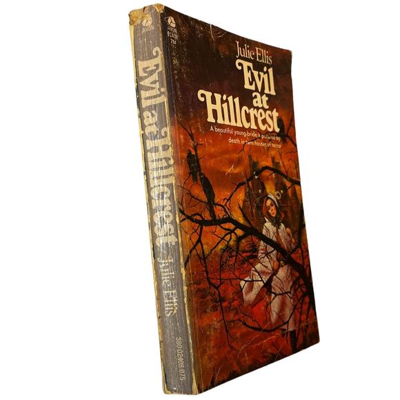 Evil At Hillcrest by Julie Ellis 1971 First Printing Avon Books Paperback Gothic - Picture 2 of 8